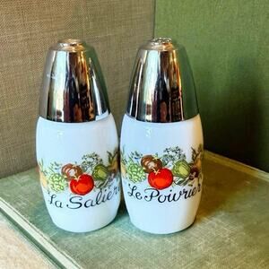 Gemco Corning Spice of Life Milk Glass Salt & Pepper Shakers • 3.5”
